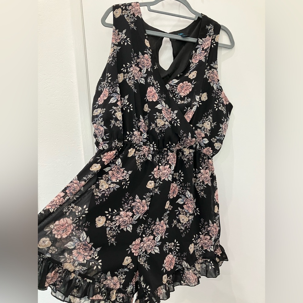 RUE BLACK FLORAL ROMPER